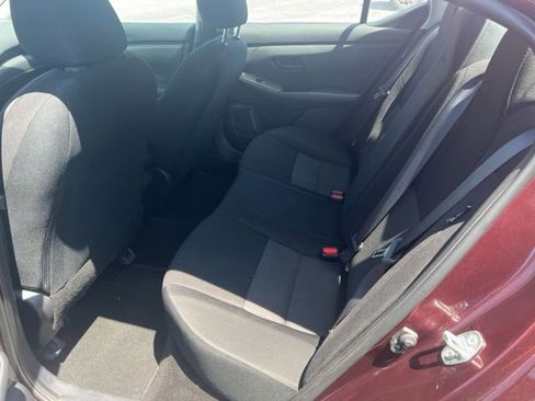 Used 2024 Nissan Sentra SV FWD image 11