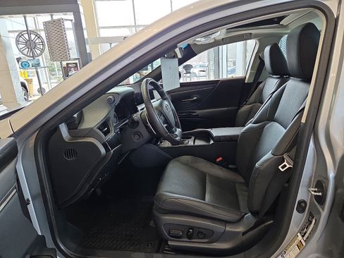 Used 2023 Lexus ES 250 w/ Premium Package image 15