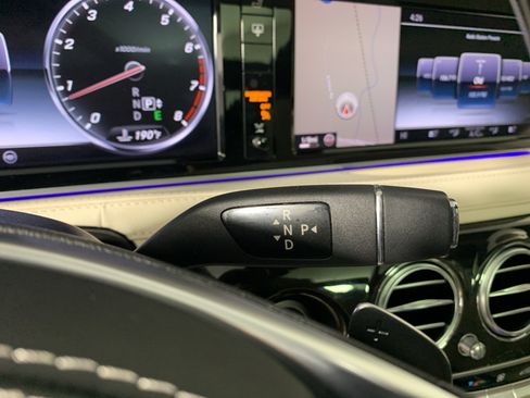 Used 2015 Mercedes-Benz S 550 Sedan image 24