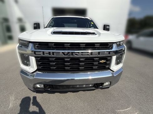 Used 2022 Chevrolet Silverado 2500 LT w/ Convenience Package AWD/4WD image 2
