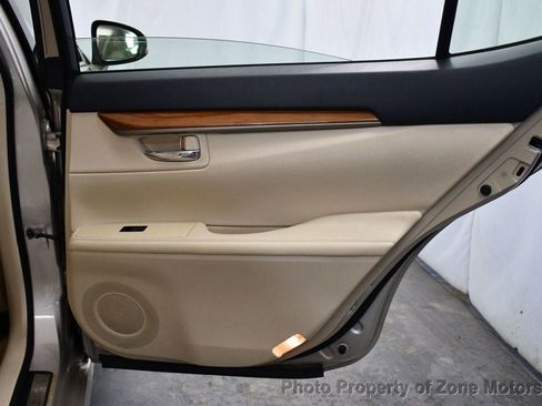 Used 2013 Lexus ES 300h image 21