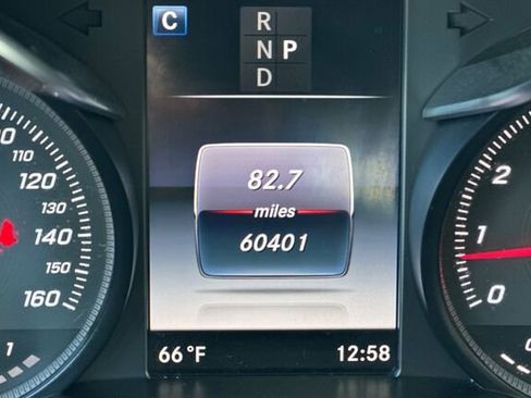 Used 2018 Mercedes-Benz GLC 300 4MATIC image 26