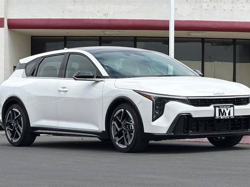New 2026 Kia K4 GT-Line FWD image 2