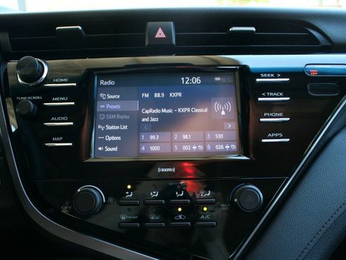 Used 2020 Toyota Camry LE w/ Convenience Package FWD image 20