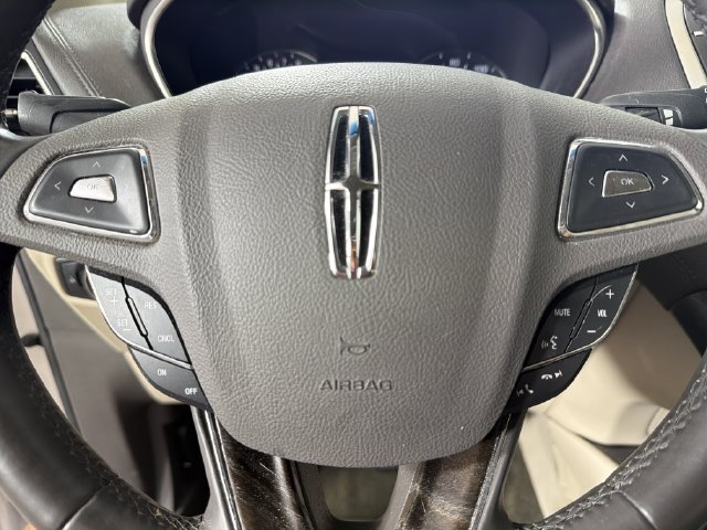 Used 2017 Lincoln MKX Select w/ Select Plus Package FWD image 12