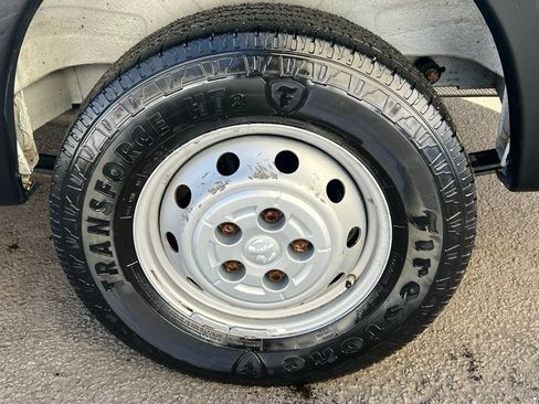 Used 2021 RAM ProMaster 2500 w/ Interior LED Lighting Group FWD image 11