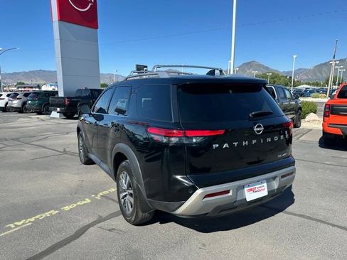 Used 2024 Nissan Pathfinder SL AWD/4WD image 9