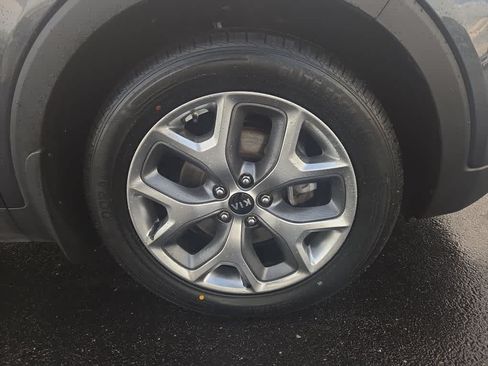 Used 2019 Kia Sorento EX FWD image 10