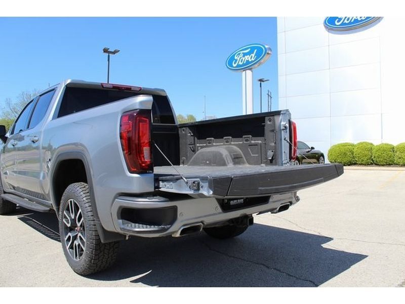 Used 2024 GMC Sierra 1500 AT4 w/ Technology Package AWD/4WD image 17