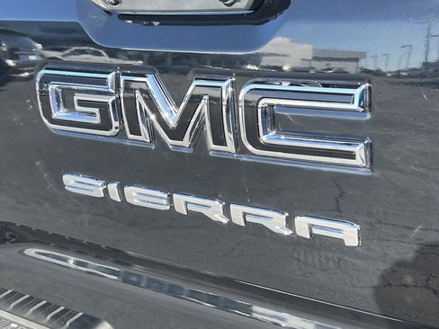 Used 2023 GMC Sierra 1500 Elevation w/ LPO, Elevation Black Package image 8