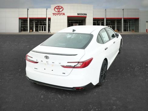 New 2026 Toyota Camry Hybrid FWD image 8