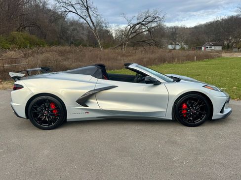 Used 2023 Chevrolet Corvette Stingray Convertible image 7