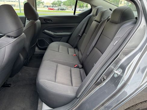 Used 2025 Nissan Altima 2.5 SV FWD image 21