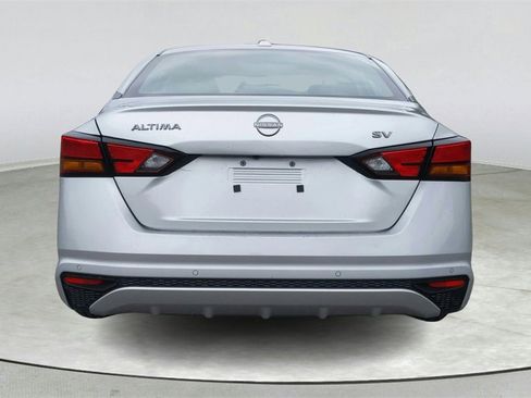 Used 2024 Nissan Altima 2.5 SV image 5