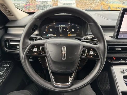 Used 2023 Lincoln Aviator AWD image 18