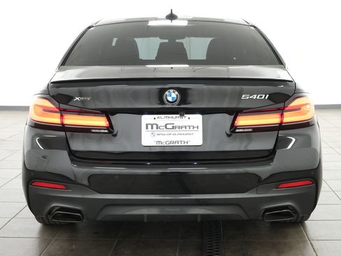 Used 2023 BMW 540i xDrive w/ M Sport Package AWD/4WD image 4