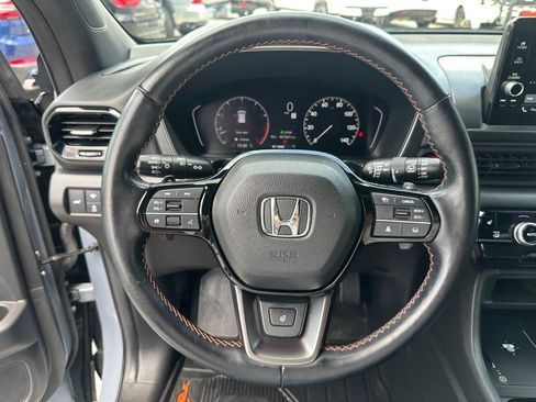 Used 2023 Honda Pilot TrailSport image 14