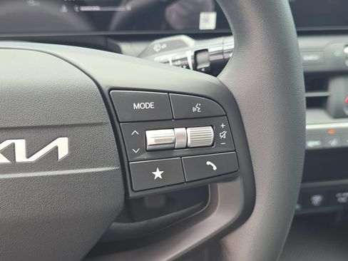New 2026 Kia K4 FWD image 30