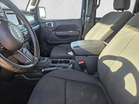 Used 2022 Jeep Gladiator Willys image 13