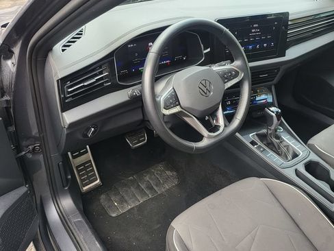 Used 2025 Volkswagen Jetta Sport FWD image 3