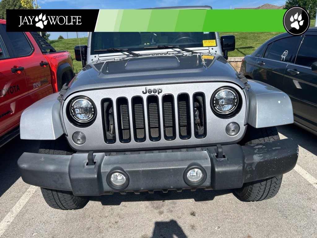 Used 2015 Jeep Wrangler Unlimited Sahara w/ Dual Top Group AWD/4WD image 2