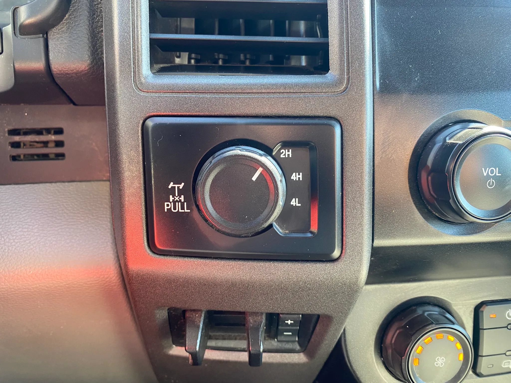 Used 2022 Ford F250 XL w/ Power Equipment Group AWD/4WD image 16
