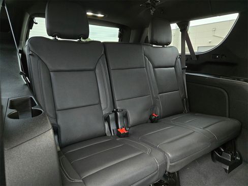 Used 2024 Chevrolet Suburban Z71 w/ Off-Road Capability Package image 25