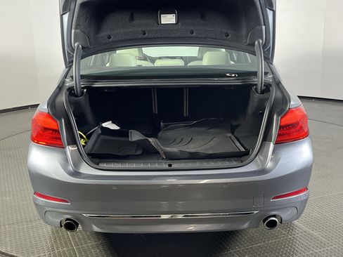 Used 2019 BMW 530e xDrive w/ Executive Package image 8