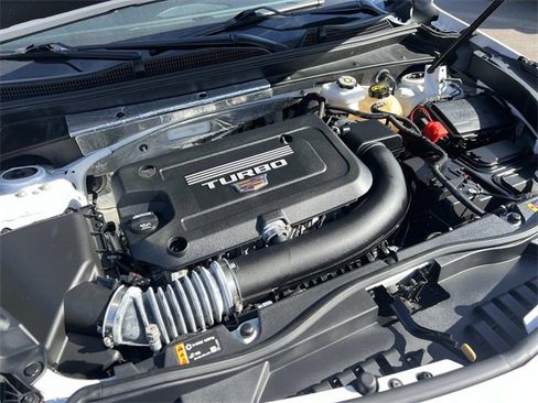 Certified 2022 Cadillac XT4 Premium Luxury w/ Enhanced Visibility Package image 9