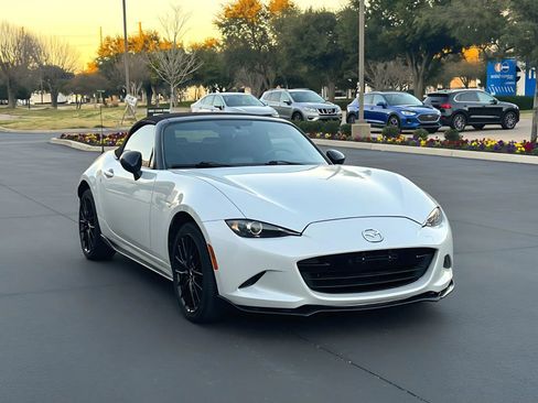 Used 2018 MAZDA MX-5 Miata Club w/ Brembo/BBS Recaro Package image 9