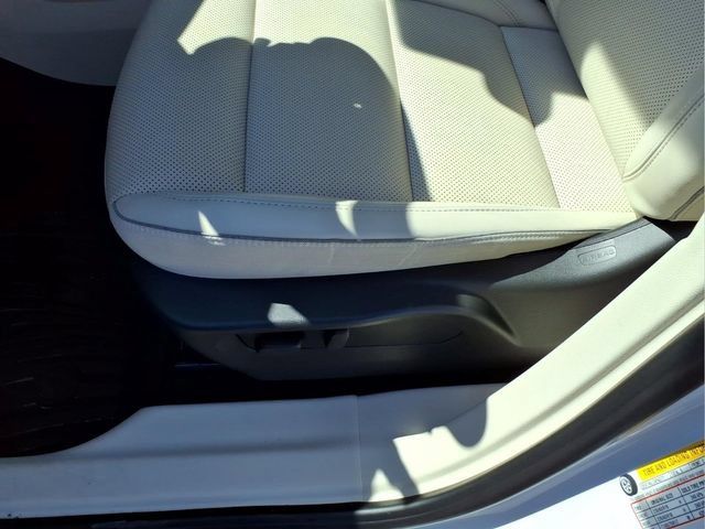 Used 2023 Buick Envision Essence AWD/4WD image 17