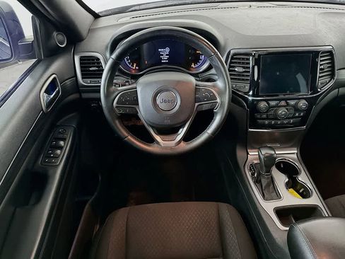 Used 2019 Jeep Grand Cherokee Laredo RWD image 10