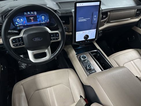 Used 2024 Ford Expedition Limited image 12