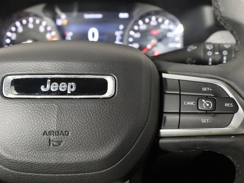 Used 2024 Jeep Compass Latitude AWD/4WD image 10