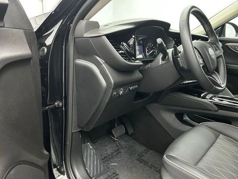 Used 2023 Buick Envision Avenir image 32