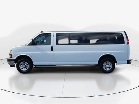 Used 2023 Chevrolet Express 3500 LT w/ LT Preferred Equipment Group image 4