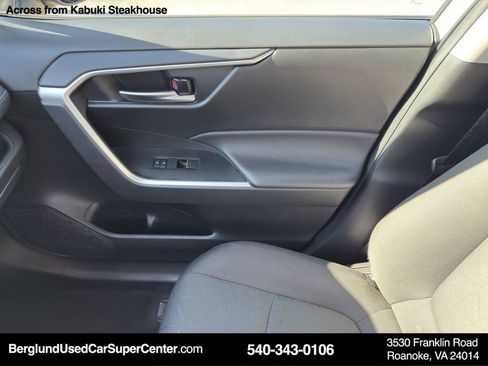 Used 2024 Toyota RAV4 XLE image 29