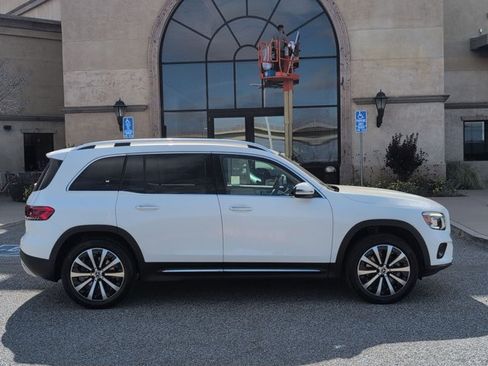 Used 2021 Mercedes-Benz GLB 250 w/ Premium Package image 4