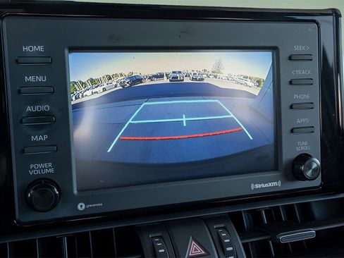 Used 2022 Toyota RAV4 XLE Premium image 10