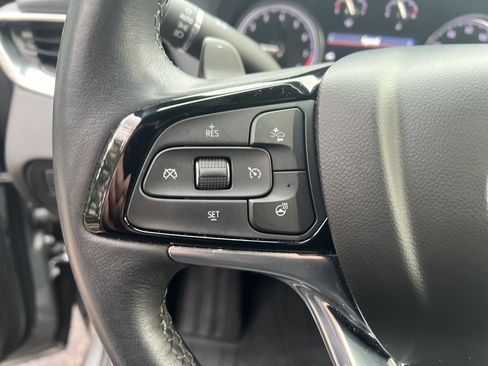 Used 2024 Buick Enclave Essence w/ Technology Package image 19