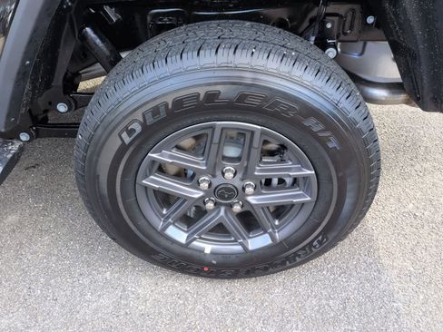 New 2026 Jeep Gladiator Sport AWD/4WD image 12