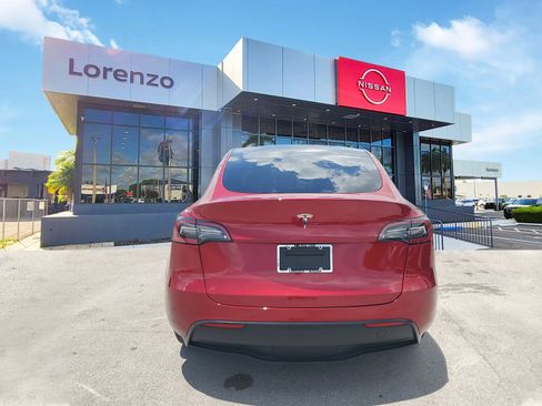 Used 2024 Tesla Model Y Long Range RWD image 6