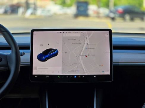 Used 2020 Tesla Model 3 Standard Range Plus image 12