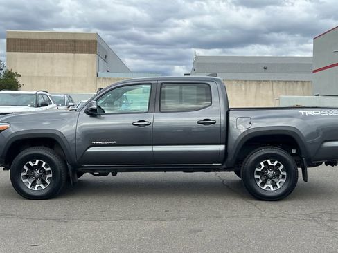 Certified 2022 Toyota Tacoma TRD Off-Road image 9