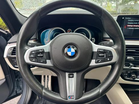 Used 2018 BMW 530e xDrive AWD/4WD image 32