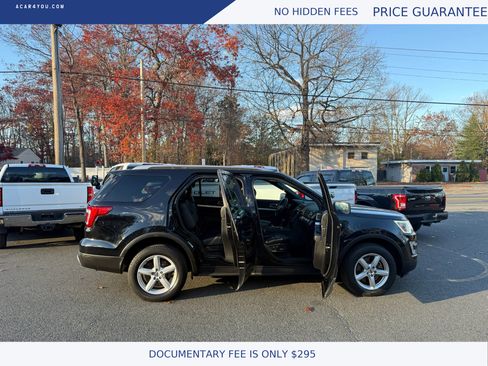 Used 2017 Ford Explorer XLT w/ Equipment Group 202A image 9