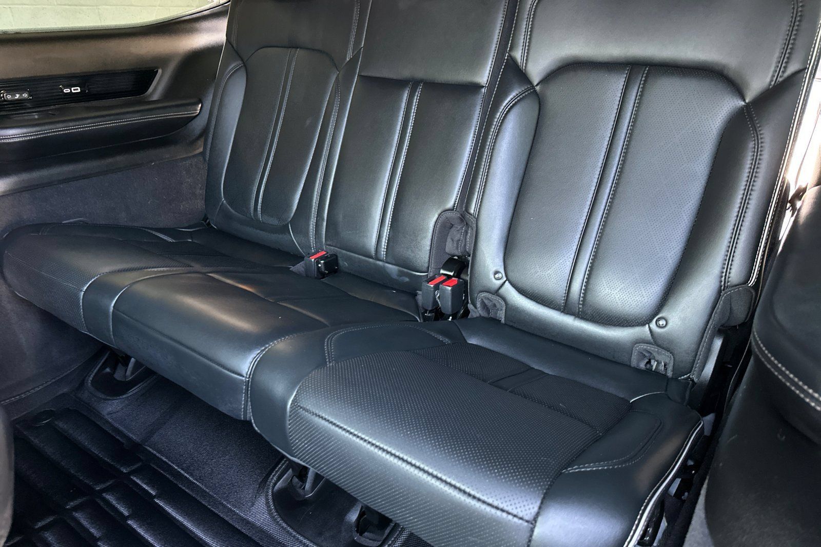 Used 2023 Jeep Grand Wagoneer Series II AWD/4WD image 19