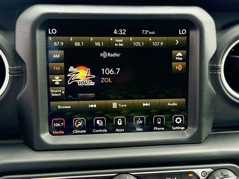 Used 2023 Jeep Wrangler Unlimited Sahara w/ Safety Group AWD/4WD image 16