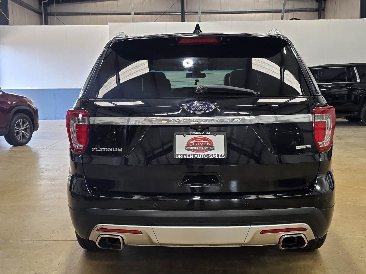 Used 2017 Ford Explorer Platinum AWD/4WD image 5