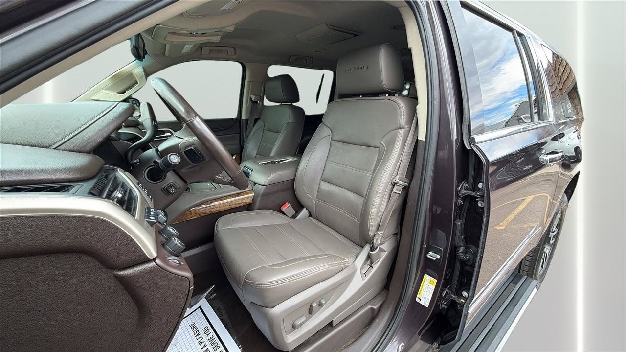 Used 2015 GMC Yukon XL Denali w/ Premium Package AWD/4WD image 33
